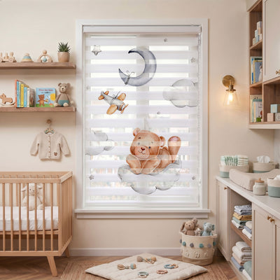 Bulutta Uzanan Ayıcık ve Uçak Bebek Odası Zebra Stor Perde