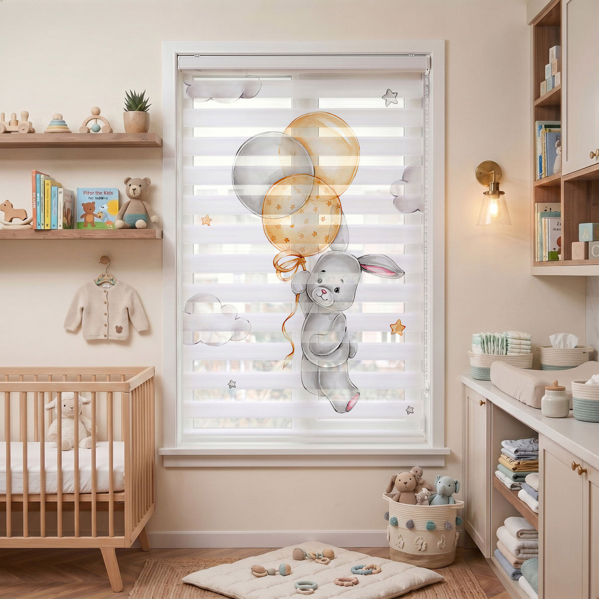 Balonlarla Süzülen Gri Tavşan Bebek Odası Zebra Stor Perde