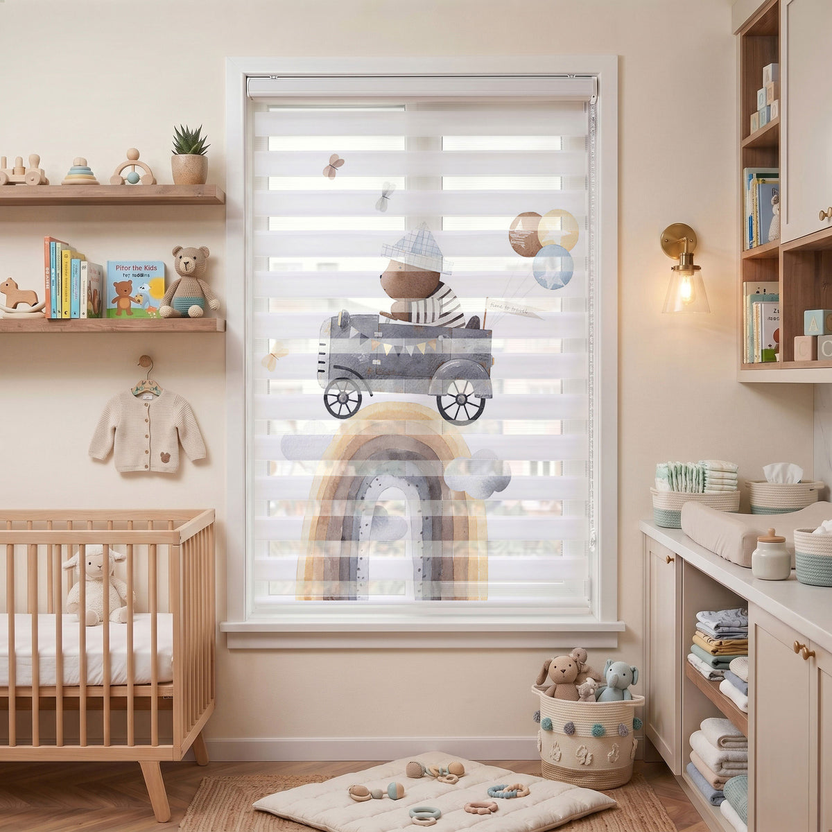 Gökkuşağında Gri Arabalı Ayıcık Çocuk Odası Zebra Stor Perde