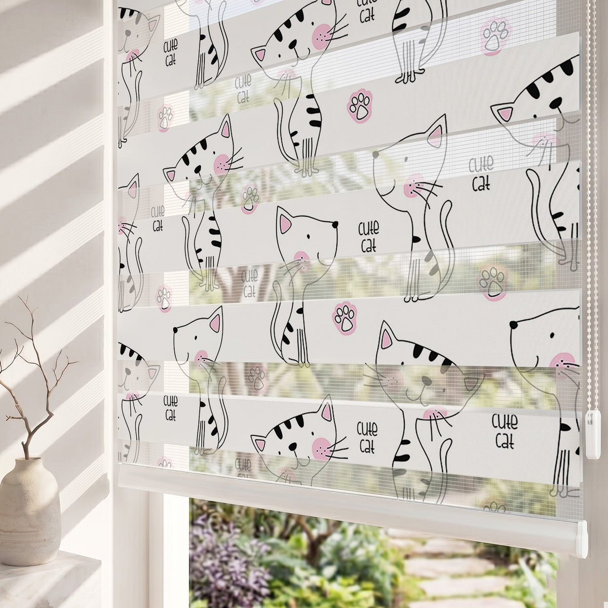 Siyah Beyaz Kediler ve Patiler Çocuk Odası Zebra Stor Perde