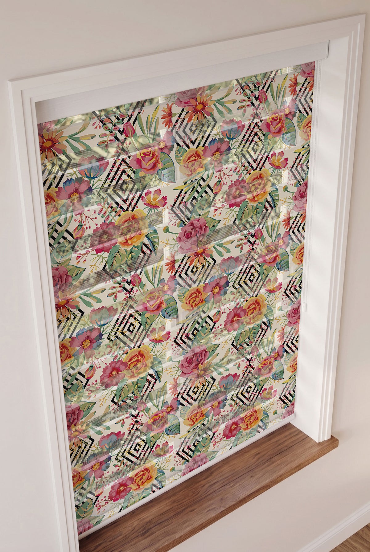 Renkli Güller ve Siyah Zigzag Çizgiler Zebra Stor Perde – ürün görseli 3