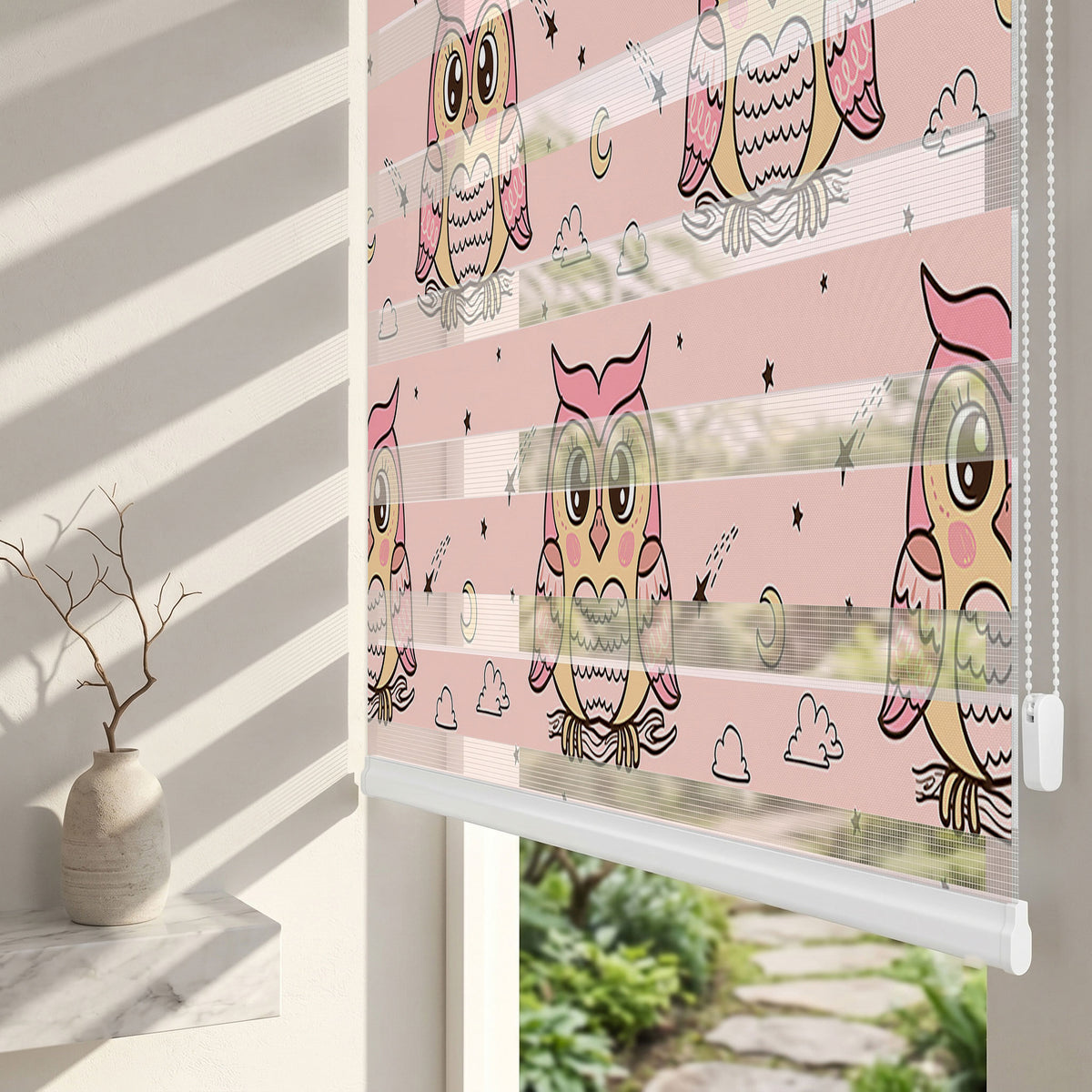 Pembe Baykuş ve Kayan Yıldızlar Bebek Odası Zebra Stor Perde – ürün görseli 2