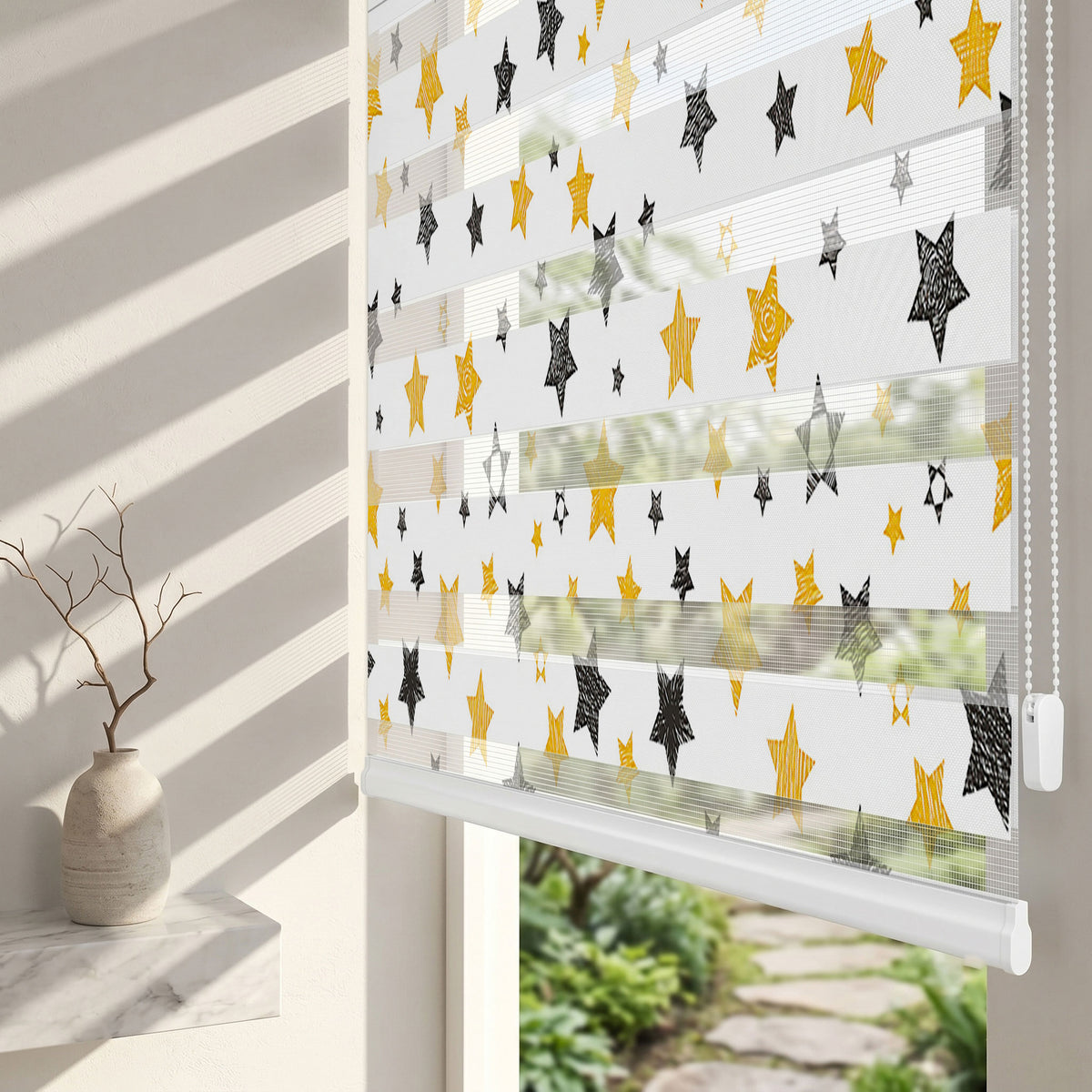 Sarı Siyah Karalama Yıldızlar Çocuk Odası Zebra Stor Perde – ürün görseli 2