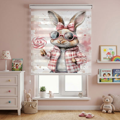 Pembe Ekose Ceketli Gözlüklü Tavşan Lolipop Zebra Stor Perde
