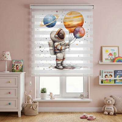 Gezegen Balonlu Astronot Suluboya Beyaz Zebra Stor Perde