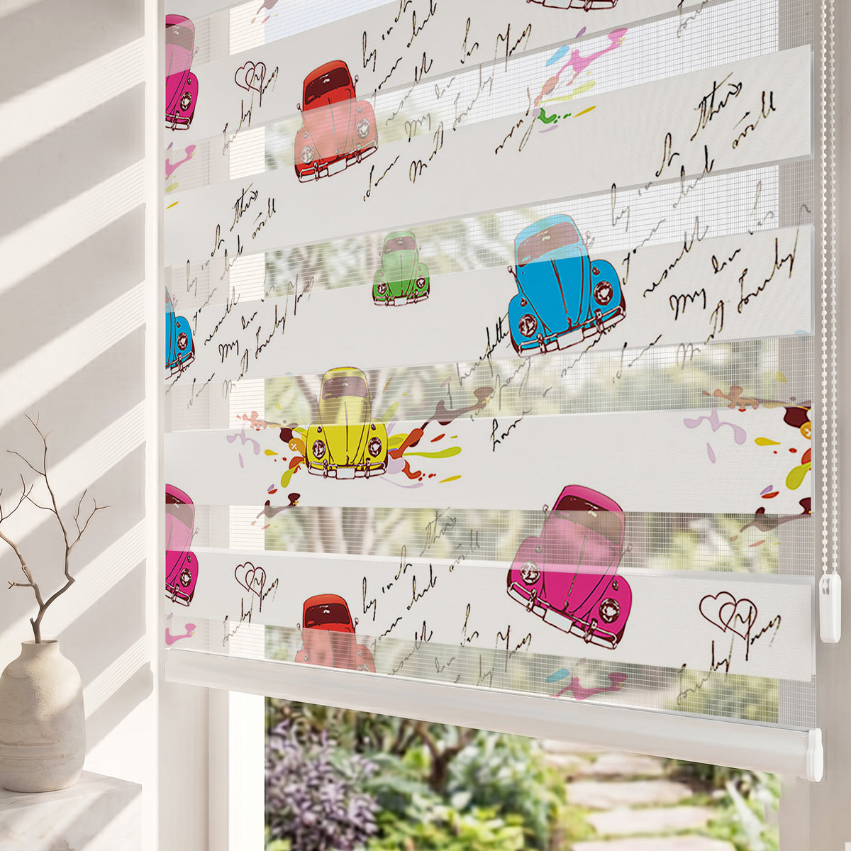 Nostaljik Arabalar ve El Yazısı Genç Odası Zebra Stor Perde
