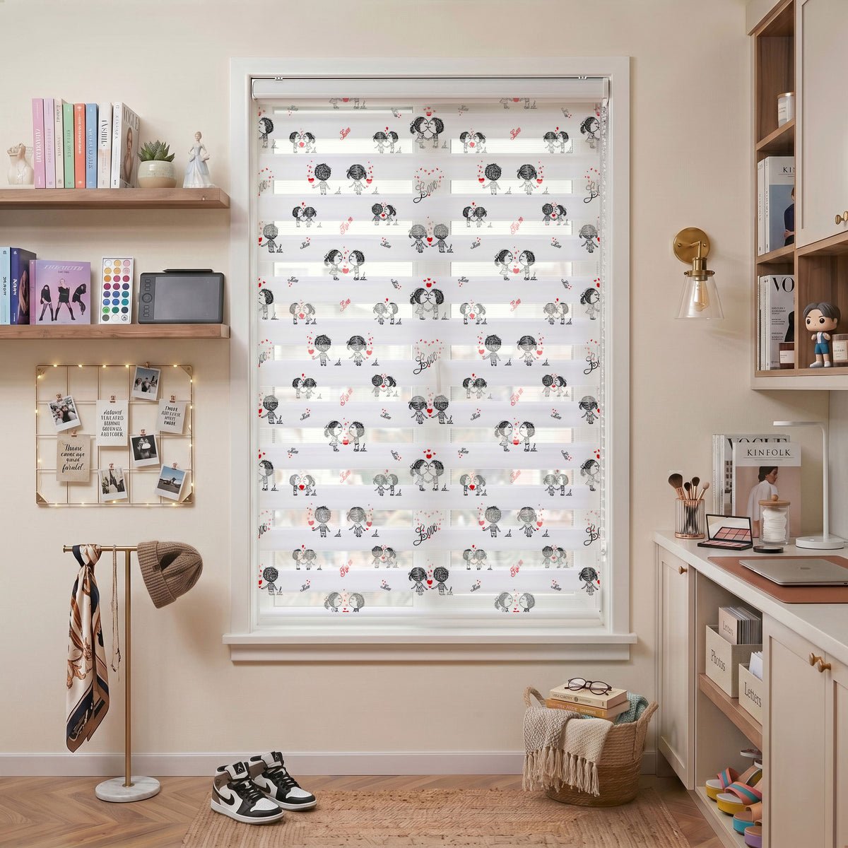 Öpüşen Çocuk Çizimleri ve Kalpler Zebra Stor Perde – ürün görseli 7