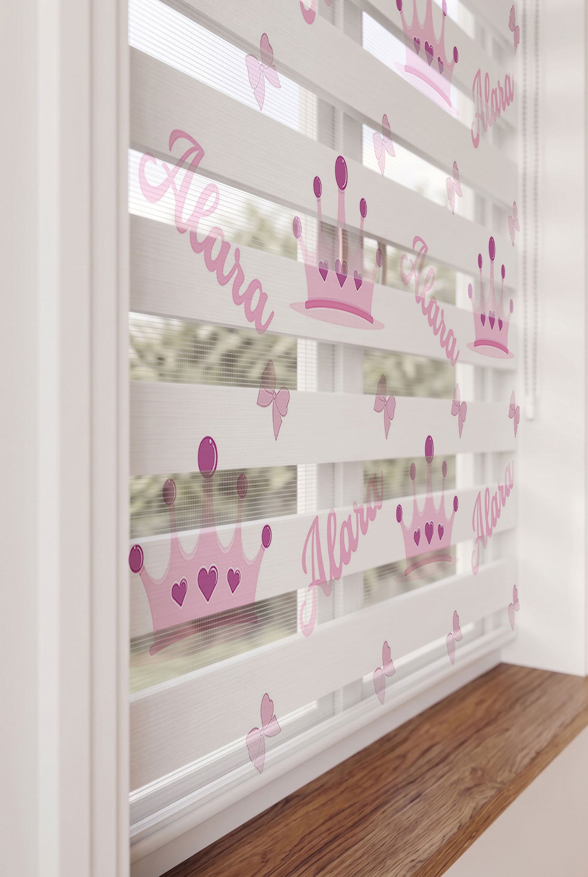Pembe Taç ve Fiyonklu İsme Özel Kız Bebek Zebra Stor Perde – ürün görseli 5