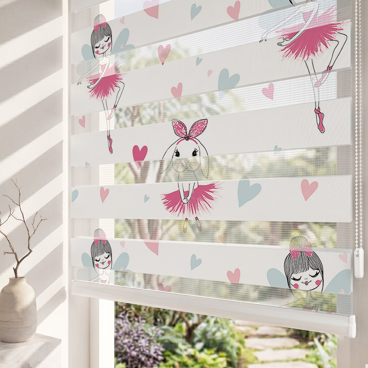 Balerin Kız ve Tütülü Tavşan Çocuk Odası Zebra Stor Perde