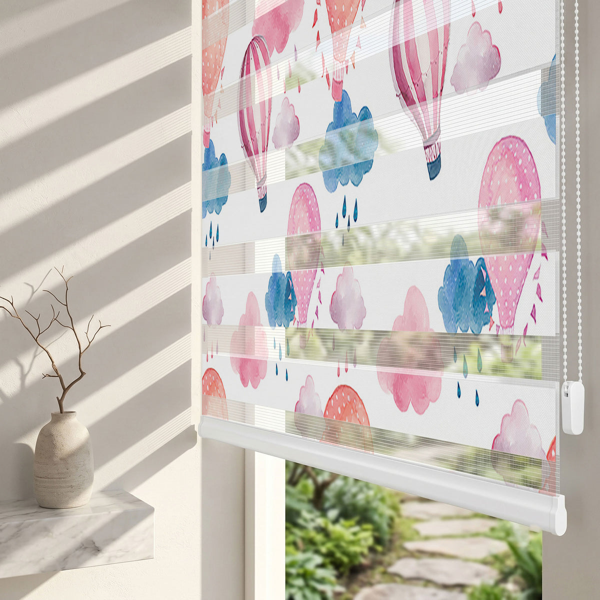 Sulu Boya Pembe Balon Bulutlar Bebek Odası Zebra Stor Perde – ürün görseli 2