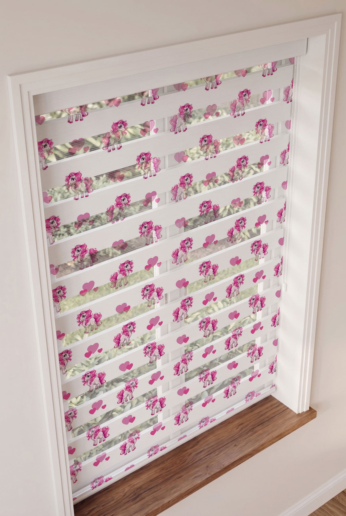 Pembe Yeleli Atlar ve Kalpler Çocuk Odası Zebra Stor Perde – ürün görseli 3