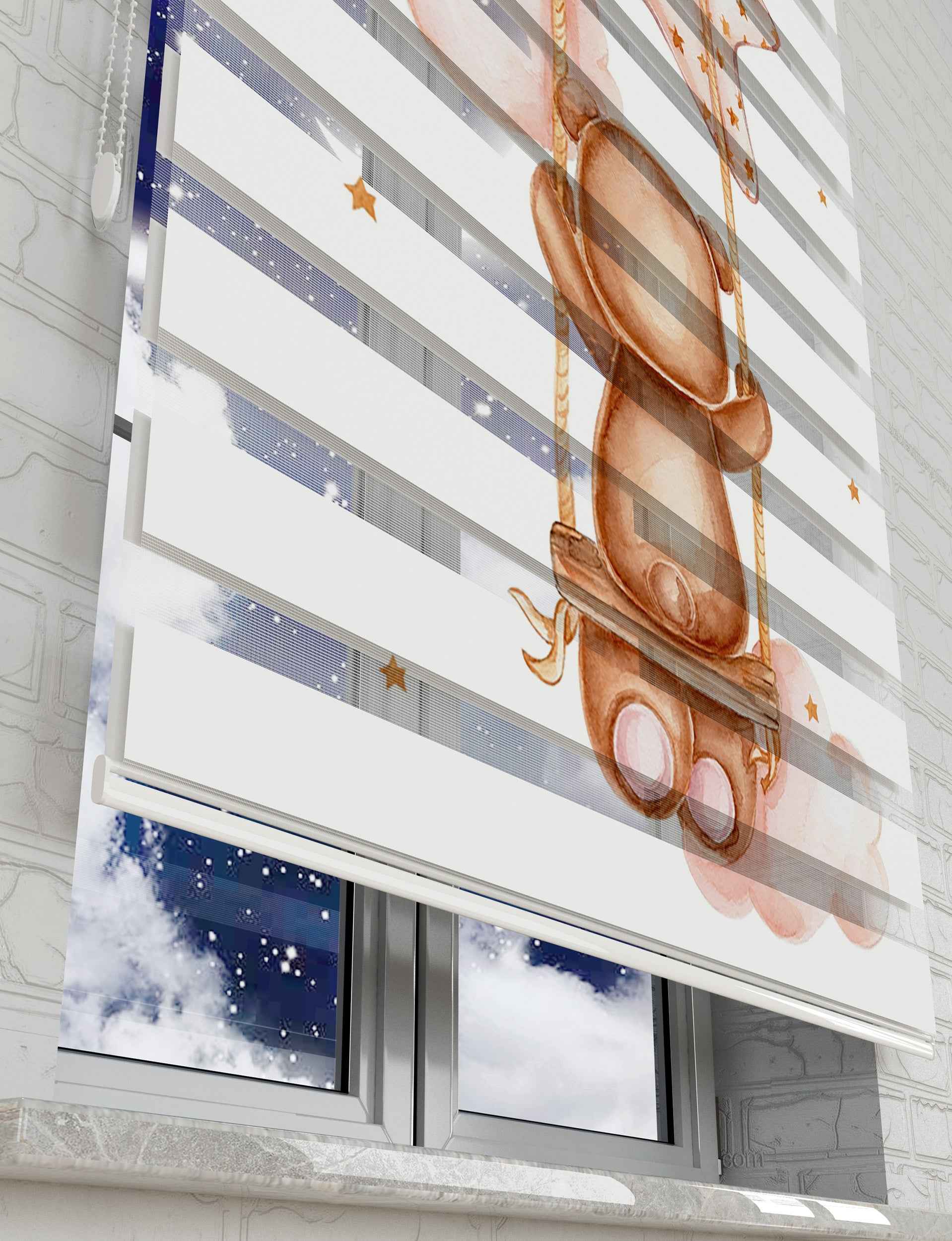 Bulutlar üzerinde Yıldız ve Sallanan Ayıcık Baskılı Zebra Perde - Bebek Odası Perdesi - AD HOME Tekstil