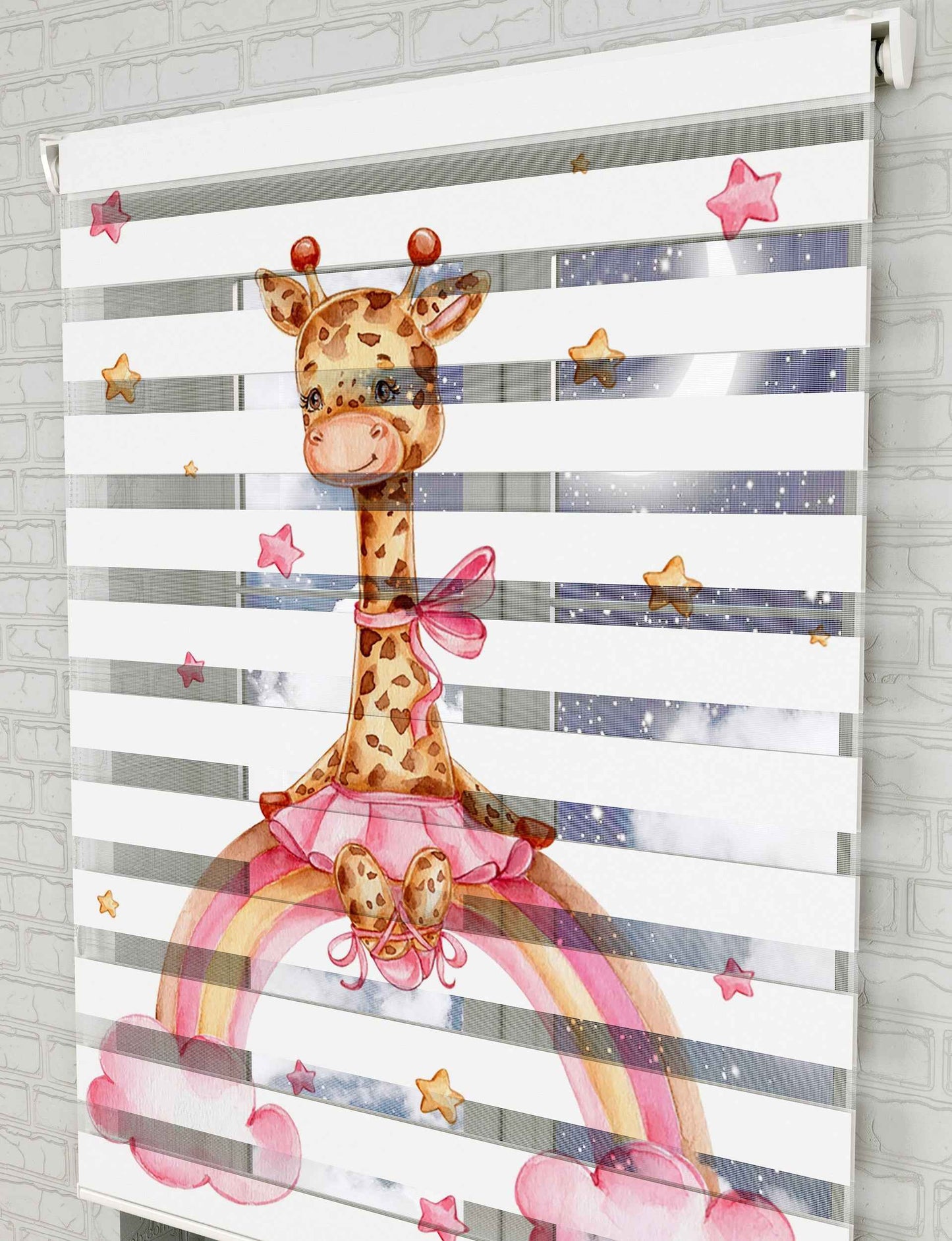 Pembe Bulutlar ve Şirin Zürafa Baskılı Zebra Perde - Bebek Odası Perdesi - AD HOME Tekstil